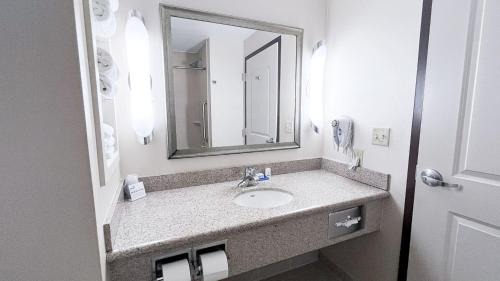 Morton Hotel | Holiday Inn Express & Suites Morton Peoria Area by IHG
