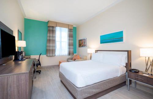 Downtown Nassau Hotel | Holiday Inn Express & Suites Nassau by IHG