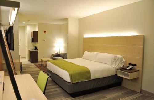 Price Hotel | Holiday Inn Express & Suites Price by IHG