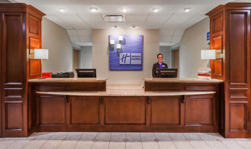 Pharr Hotel | Holiday Inn Express & Suites - Pharr by IHG