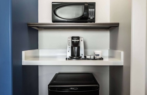 Regina Hotel | Holiday Inn Express & Suites Regina-South by IHG