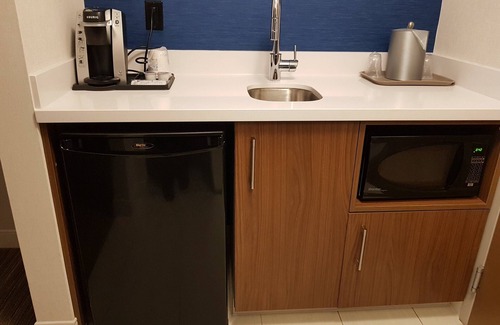 Guildford Hotel | Holiday Inn Express & Suites Surrey by IHG