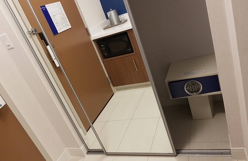 Guildford Hotel | Holiday Inn Express & Suites Surrey by IHG