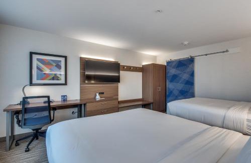 Dallas Hotel | Holiday Inn Express & Suites Dallas North - Addison by IHG