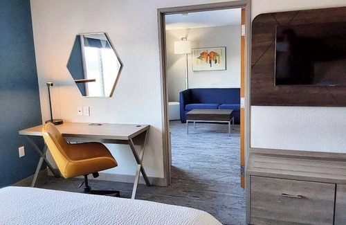 Antigo Hotel | Holiday Inn Express & Suites Antigo by IHG