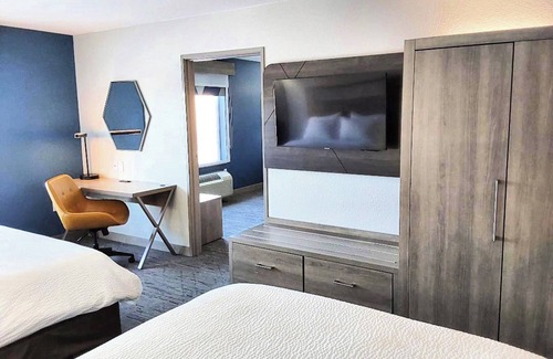 Antigo Hotel | Holiday Inn Express & Suites Antigo by IHG