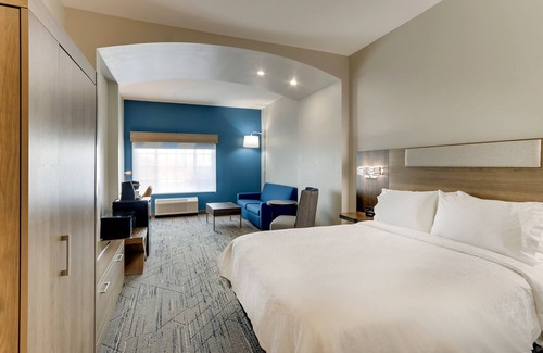 Ardmore Hotel | Holiday Inn Express & Suites Ardmore by IHG