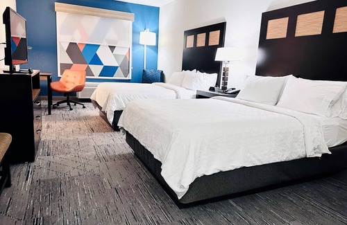 Baytown Hotel | Holiday Inn Express & Suites Houston East - Baytown by IHG