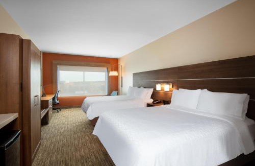 Beloit Hotel | Holiday Inn Express & Suites - Beloit by IHG