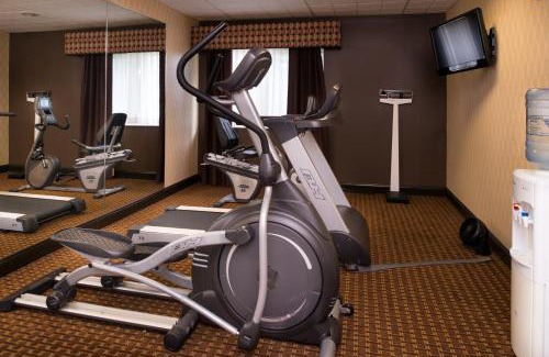 Bucyrus Hotel | Holiday Inn Express & Suites Bucyrus by IHG