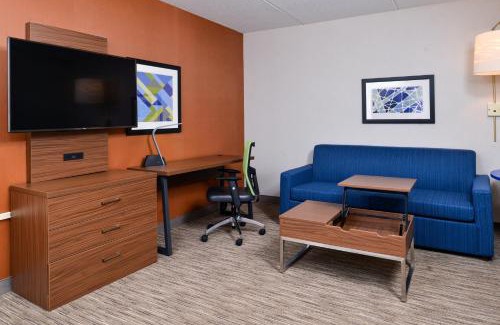 Downtown Buffalo Hotel | Holiday Inn Express & Suites Buffalo Downtown by IHG