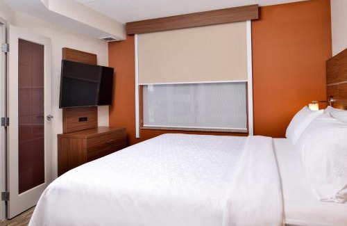 Downtown Buffalo Hotel | Holiday Inn Express & Suites Buffalo Downtown by IHG