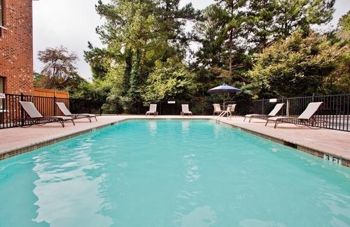 Buford Hotel | Holiday Inn Express & Suites Buford NE - Lake Lanier by IHG