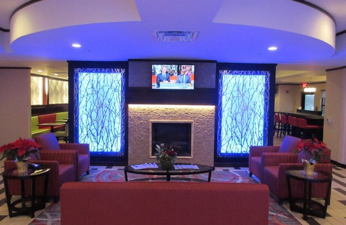 Homeacre-Lyndora Hotel | Holiday Inn Express & Suites Butler by IHG