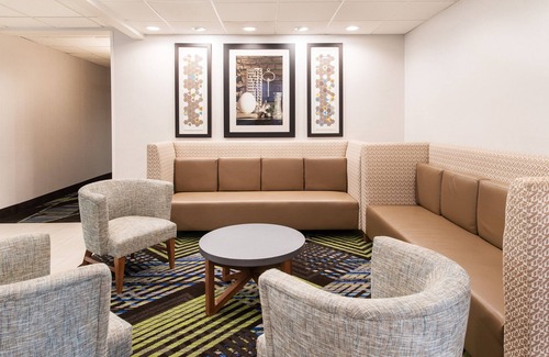 Harbison Hotel | Holiday Inn Express & Suites Columbia-I-26 @ Harbison Blvd by IHG
