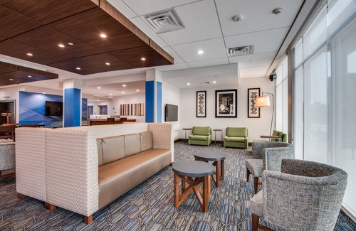 Dallas Hotel | Holiday Inn Express & Suites Dallas North - Addison by IHG