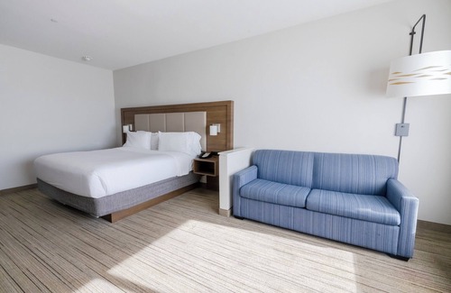 Lake Highlands Hotel | Holiday Inn Express & Suites Dallas Northeast - Arboretum by IHG
