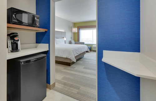Dallas Hotel | Holiday Inn Express & Suites Dallas NW HWY - Love Field by IHG