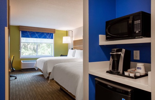 DeLand Hotel | Holiday Inn Express & Suites Deland South by IHG