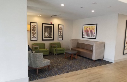 Dinuba Hotel | Holiday Inn Express & Suites Dinuba West by IHG
