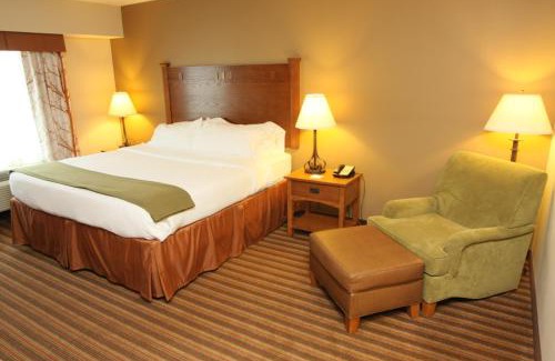 Donegal Hotel | Holiday Inn Express & Suites Donegal by IHG
