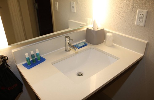 Douglas Hotel | Holiday Inn Express & Suites Douglas by IHG