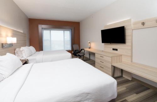 Gaylord Hotel | Holiday Inn Express & Suites - Gaylord by IHG