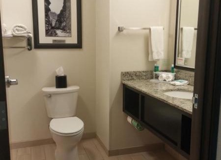 Golden Hotel | Holiday Inn Express & Suites Golden by IHG