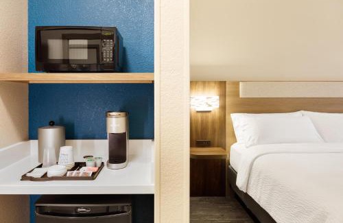 Gonzales Hotel | Holiday Inn Express & Suites Gonzales by IHG