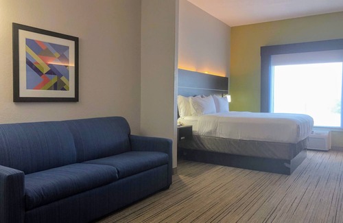 Hearne Hotel | Holiday Inn Express & Suites Hearne by IHG