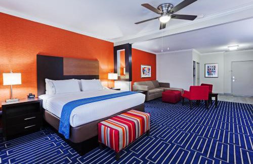 Jacinto City Hotel | Holiday Inn Express & Suites Houston East by IHG