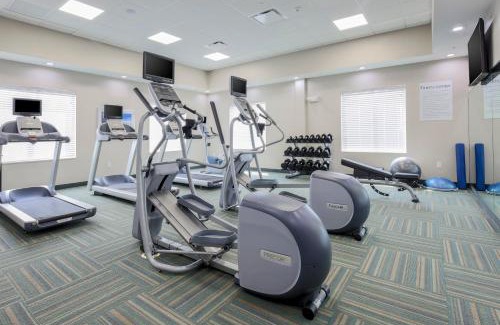 Southeast Houston Hotel | Holiday Inn Express & Suites Houston - Hobby Airport Area by IHG