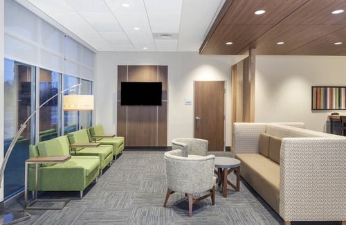 Hudson Hotel | Holiday Inn Express & Suites Hudson I-94 by IHG