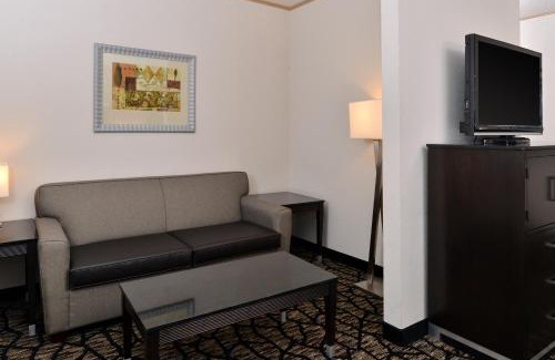 Fort Lewis Hotel | Holiday Inn Express & Suites Tacoma South - Lakewood by IHG
