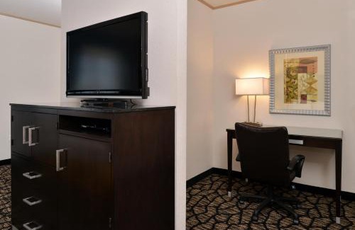 Fort Lewis Hotel | Holiday Inn Express & Suites Tacoma South - Lakewood by IHG