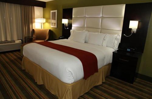 Madison Hotel | Holiday Inn Express & Suites - Huntsville Airport by IHG