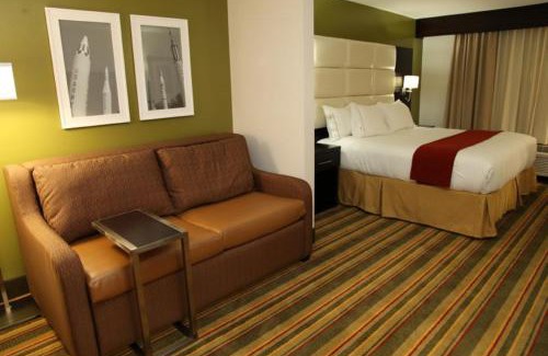 Madison Hotel | Holiday Inn Express & Suites - Huntsville Airport by IHG