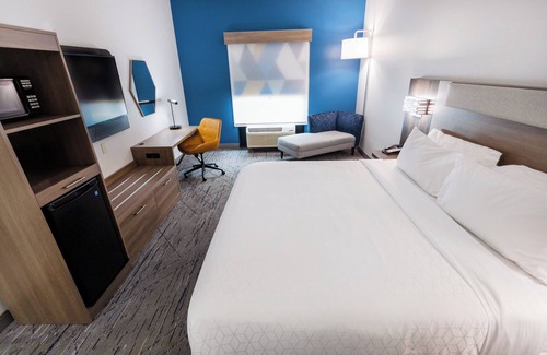 Madison Hotel | Holiday Inn Express & Suites Huntsville Airport by IHG