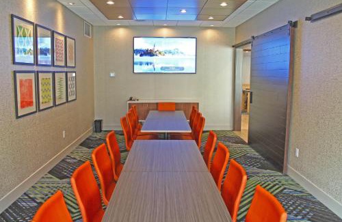 St. Louis Hotel | Holiday Inn Express & Suites - St. Louis South - I-55 by IHG