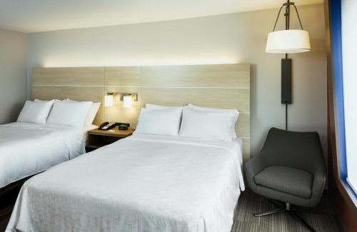 Medford Hotel | Holiday Inn Express & Suites - Medford by IHG