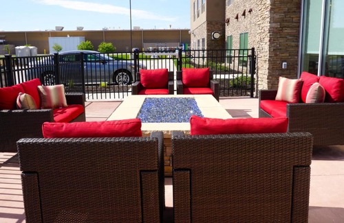 Millard Hotel | Holiday Inn Express & Suites Omaha - Millard Area by IHG