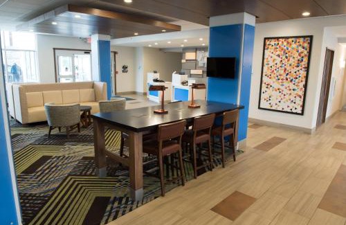Mokena Hotel | Holiday Inn Express & Suites - Orland Park Mokena by IHG