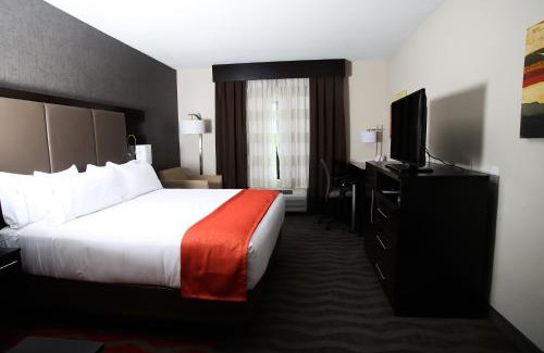 Monroe Hotel | Holiday Inn Express & Suites Monroe by IHG