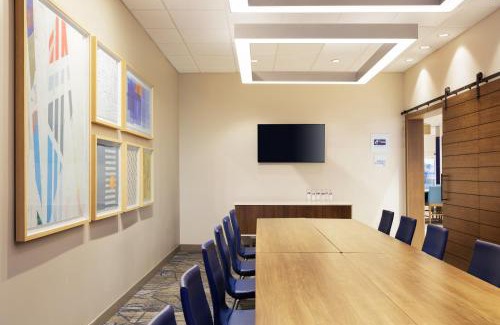 Morrow Hotel | Holiday Inn Express & Suites Morrow – Atlanta South by IHG