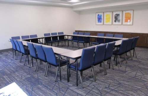 Roswell Hotel | Holiday Inn Express & Suites - Roswell by IHG
