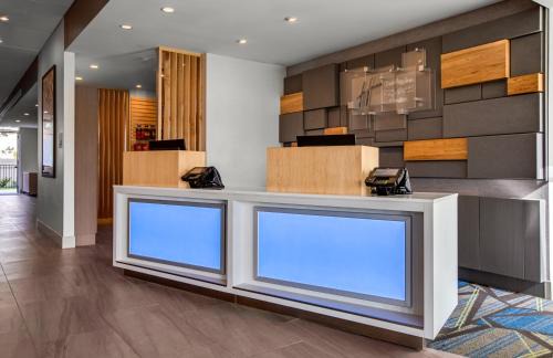 Sanford Hotel | Holiday Inn Express & Suites Sanford - Lake Mary by IHG