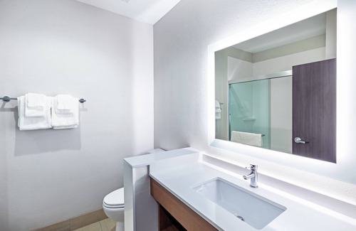 Sanger Hotel | Holiday Inn Express & Suites Denton - Sanger by IHG