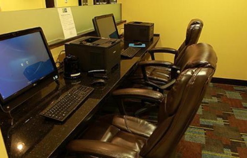 Troy Hotel | Holiday Inn Express & Suites