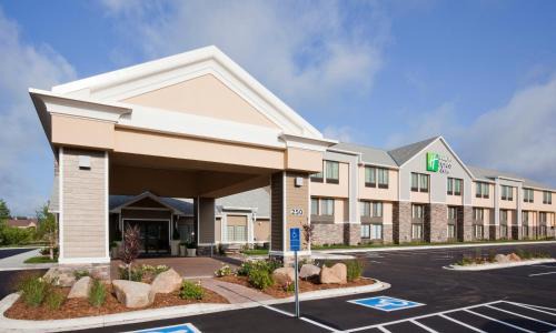 Willmar Hotel | Holiday Inn Express & Suites Willmar by IHG