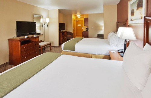 Willows Hotel | Holiday Inn Express & Suites Willows by IHG